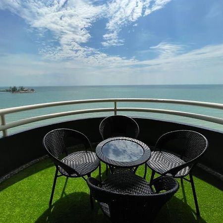 The Arena Tanjung Tuan Port Dickson Apartment ภายนอก รูปภาพ