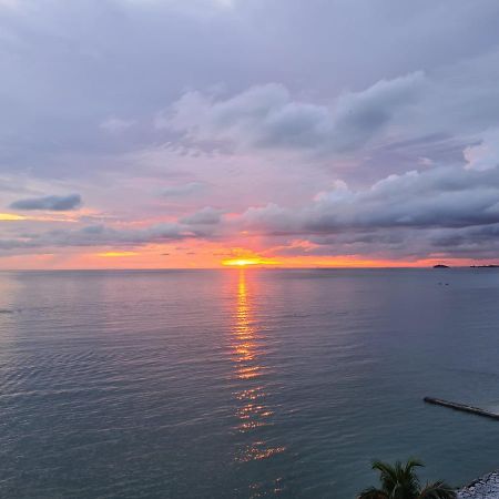 The Arena Tanjung Tuan Port Dickson Apartment ภายนอก รูปภาพ