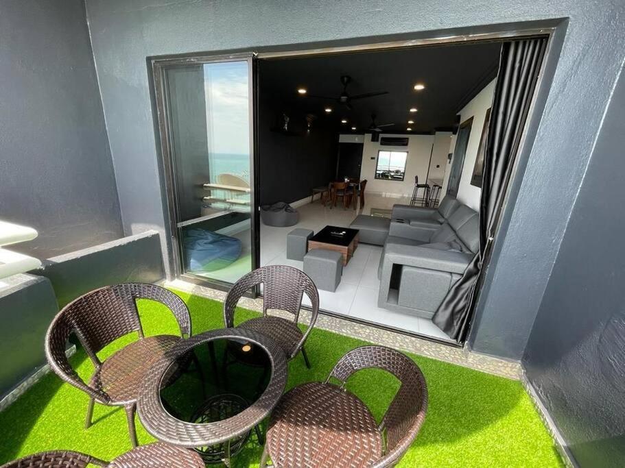 The Arena Tanjung Tuan Port Dickson Apartment ภายนอก รูปภาพ