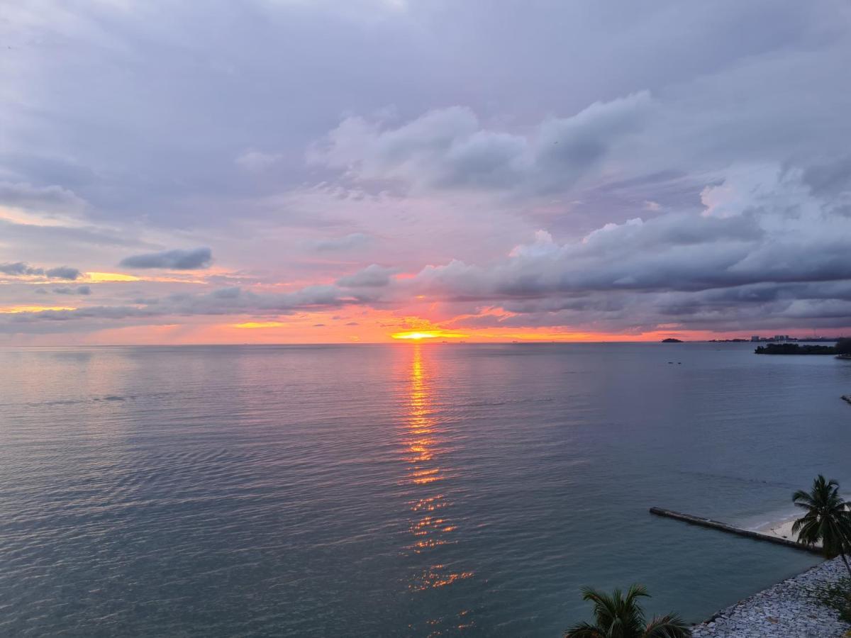 The Arena Tanjung Tuan Port Dickson Apartment ภายนอก รูปภาพ
